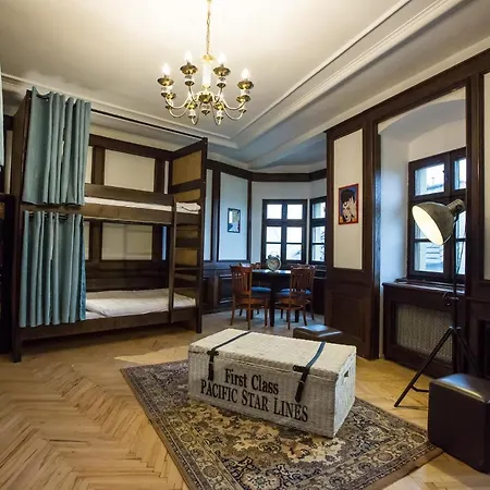 Zeitlos Boutique Hostel *